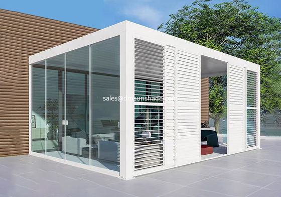 Winddichte ritssluitingsblinds en glazen deuren voor elektrische pergola met lamellen voor buiten